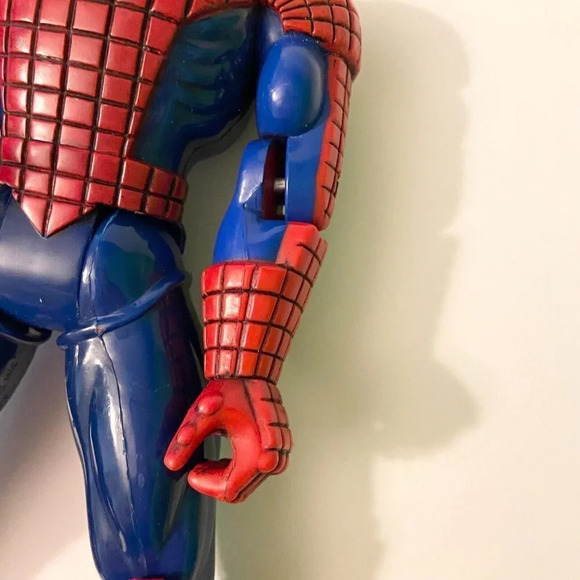 Vintage 1995 Toy Biz Spiderman 10  Inch Tall Poseable Action Figure - Picture 11 of 13